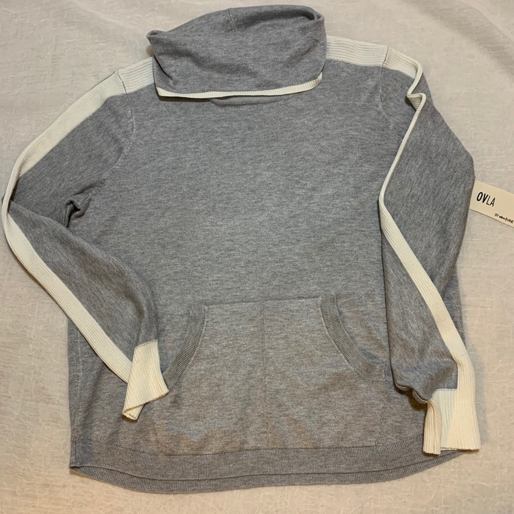 Ovla by Olive and Vine grey turtleneck sweater